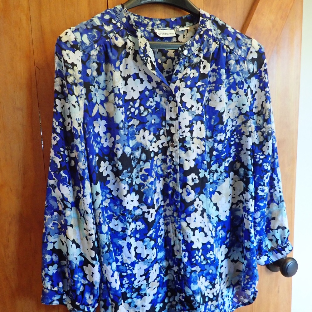 Liz Claiborne Blue Floral Button Down